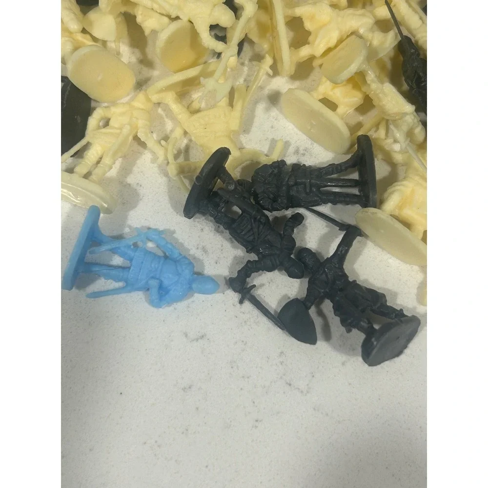 Bulk Lot (86) Plastic Toy Soldiers Medieval Knights Figurines Mixed Warriors
